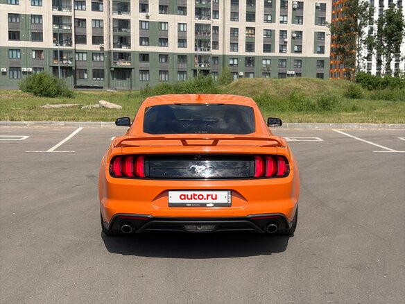 2020 Ford Mustang VI Рестайлинг, оранжевый, 3450000 рублей - вид 10