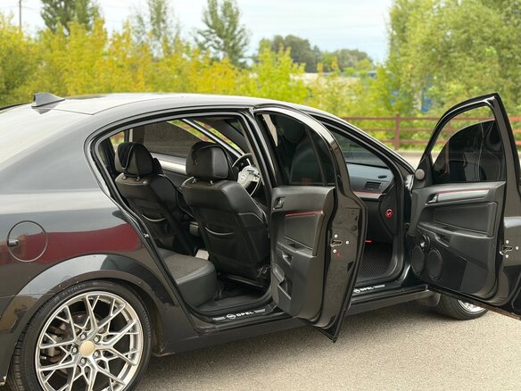 2012 Opel Astra H Рестайлинг, чёрный, 750000 рублей - вид 3