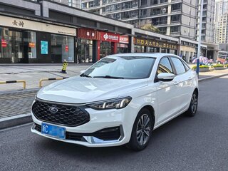 2022 Ford Escort VI Рестайлинг 2, белый, 990000 рублей, вид 1