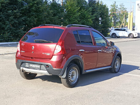 2013 Renault Sandero Stepway I, красный, 420000 рублей, вид 5
