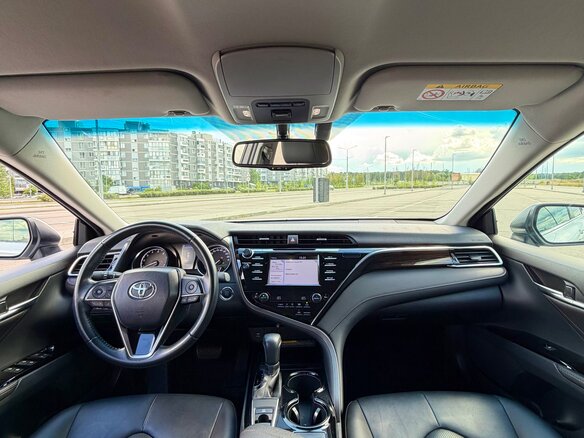 2018 Toyota Camry VIII (XV70), белый - вид 11