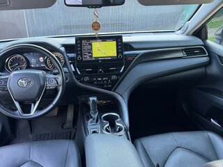 2021 Toyota Camry VIII (XV70) Рестайлинг, белый, 3300000 рублей, вид 5