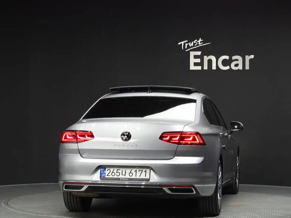 2022 Volkswagen Passat B8 Рестайлинг, серый - вид 3