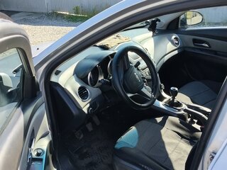 2013 Chevrolet Cruze I Рестайлинг, серебристый, 560000 рублей, вид 4