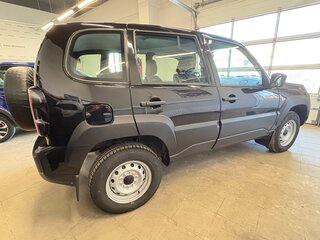 2023 Lada (ВАЗ) Niva Travel I, чёрный, 959000 рублей, вид 3