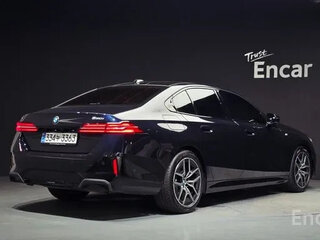 2025 BMW 5 серии 520i VIII (G60/G61/G68), синий, 6770938 рублей, вид 3