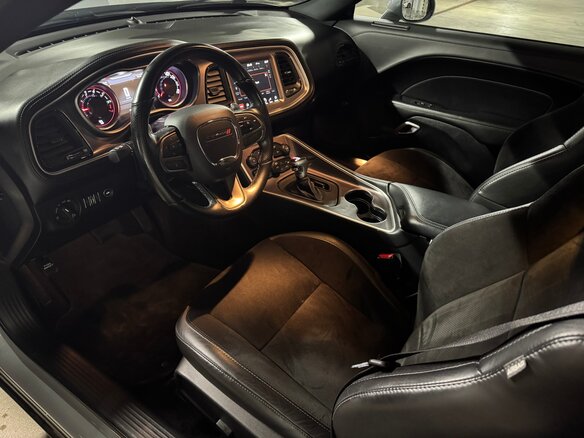 2021 Dodge Challenger III Рестайлинг 2, серый, 4600000 рублей - вид 6