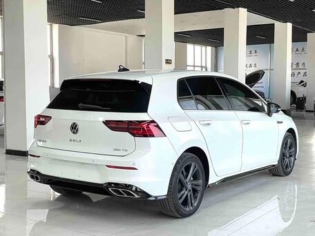 2023 Volkswagen Golf VIII, белый, 1950000 рублей, вид 4
