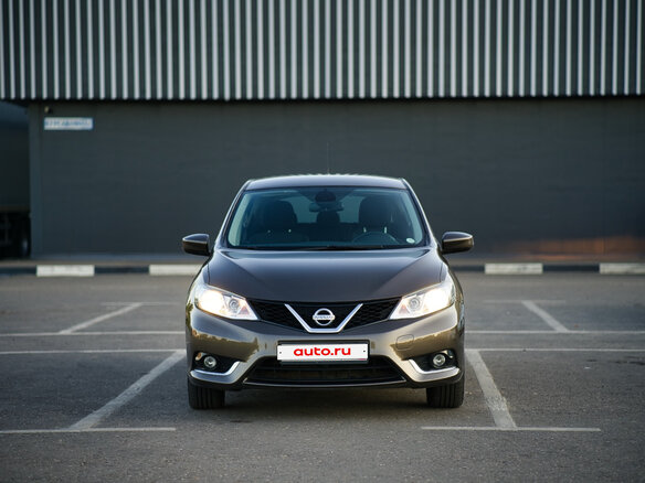 2015 Nissan Tiida II, коричневый, 1150000 рублей - вид 4