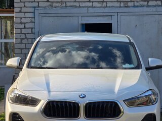 2021 BMW X2 sDrive18i I (F39), белый, 3800000 рублей, вид 3