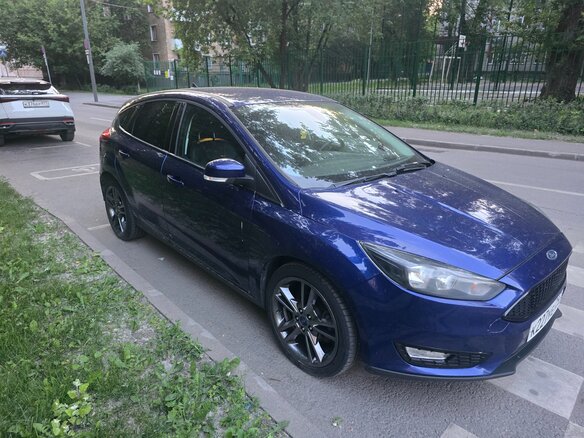 2017 Ford Focus III Рестайлинг, синий, 980000 рублей