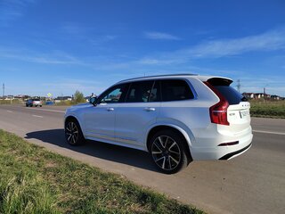 2023 Volvo XC90 II Рестайлинг 1, белый, 3100000 рублей, вид 4