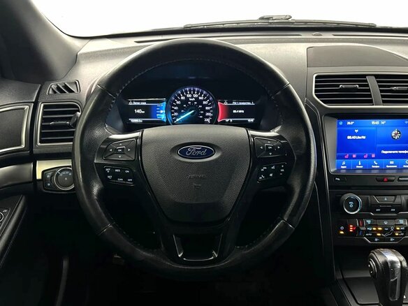 2018 Ford Explorer V Рестайлинг, белый, 2850000 рублей - вид 16