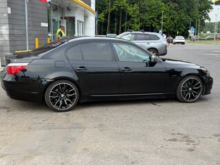 2009 BMW 5 серии 525i V (E60/E61) Рестайлинг, чёрный, 1250000 рублей, вид 5