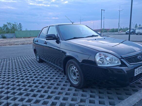 2016 Lada (ВАЗ) Priora I Рестайлинг, чёрный, 550000 рублей - вид 1