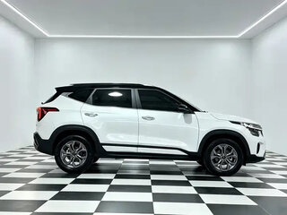 2023 Kia Seltos I Рестайлинг, белый, 1853084 рублей, вид 5