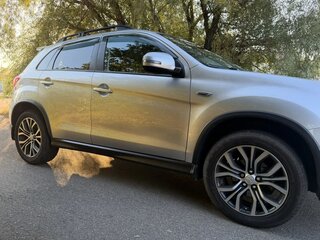 2017 Mitsubishi Outlander Sport I Рестайлинг 2, серый, 1700000 рублей, вид 3