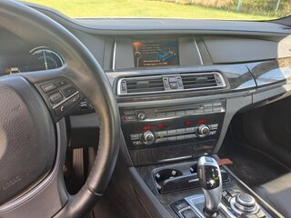2012 BMW 7 серии 730d V (F01/F02/F04) Рестайлинг, белый, 1790000 рублей, вид 4