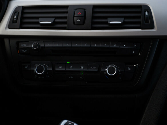2013 BMW 3 серии 320i VI (F3x), чёрный, 1359000 рублей - вид 16