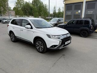 2021 Mitsubishi Outlander III Рестайлинг 3, белый, 3500000 рублей, вид 1