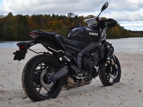 2025 Yamaha MT-09 (FZ-09), чёрный, 1380000 рублей, вид 4