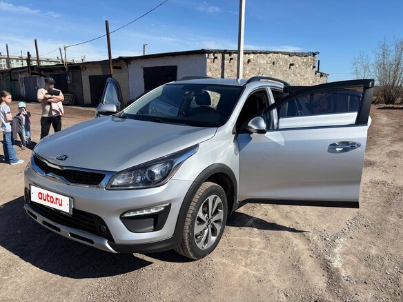 2019 Kia Rio X-Line IV, серебристый, 1680000 рублей - вид 2