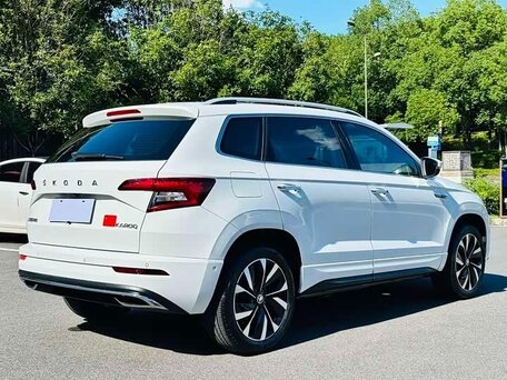 2023 Skoda Karoq I Рестайлинг, белый, 2130000 рублей, вид 4