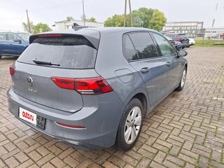 2023 Volkswagen Golf VIII, серый, 1992000 рублей, вид 4