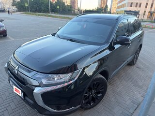 2021 Mitsubishi Outlander III Рестайлинг 3, чёрный, 2500000 рублей, вид 1