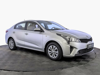 2021 Kia Rio IV Рестайлинг, серебристый, 1665000 рублей, вид 3