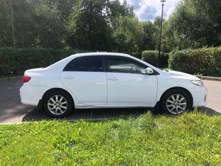 2010 Toyota Corolla X (E140, E150) Рестайлинг, белый, 900000 рублей, вид 1