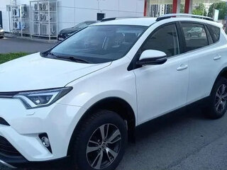 2018 Toyota RAV4 IV (XA40) Рестайлинг, белый, 2300000 рублей, вид 1