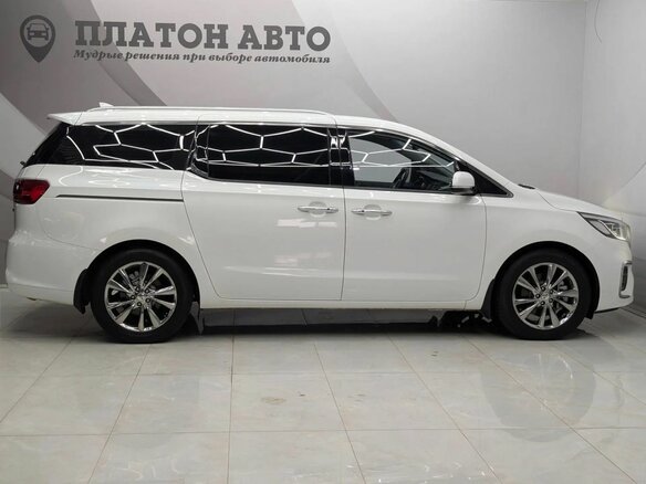2019 Kia Carnival III, белый - вид 3
