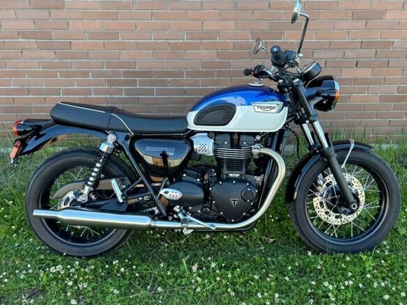 2021 Triumph Bonneville T100, синий, 950000 рублей - вид 2