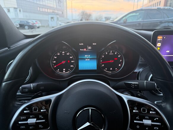 2019 Mercedes-Benz C-Класс 300 IV (W205) Рестайлинг, чёрный, 3000000 рублей - вид 5