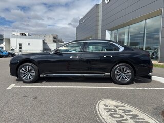 2025 BMW 7 серии 740i xDrive VII (G70), чёрный, 13095000 рублей, вид 2