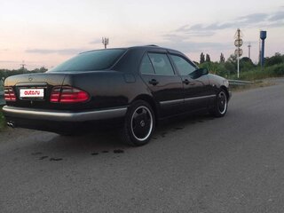 1997 Mercedes-Benz E-Класс 290 II (W210, S210), чёрный, 1000000 рублей, вид 5