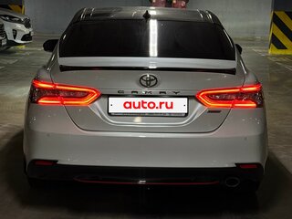2020 Toyota Camry VIII (XV70), белый, 3200000 рублей, вид 3