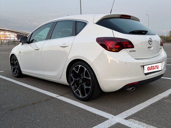 2012 Opel Astra J, белый, 945000 рублей - вид 17