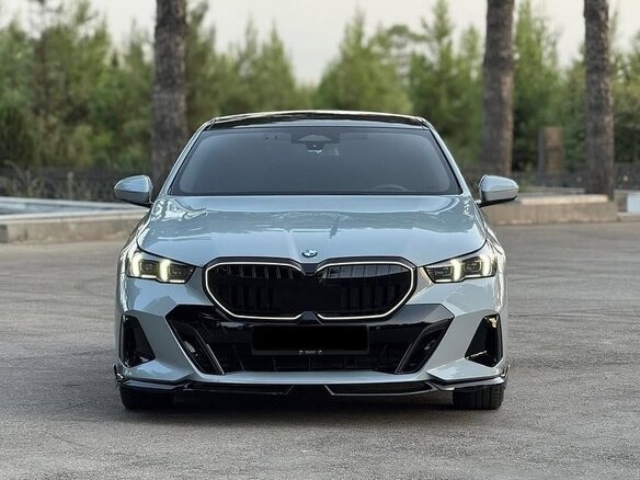 2024 BMW 5 серии 520i VIII (G60/G61/G68), серый - вид 1