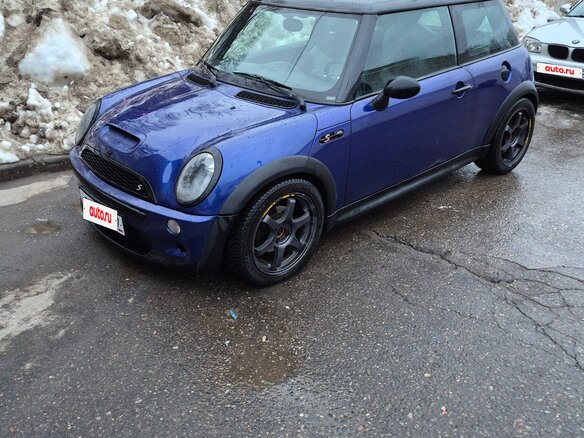 2003 Mini Hatch Cooper S I (R50), синий, 680000 рублей