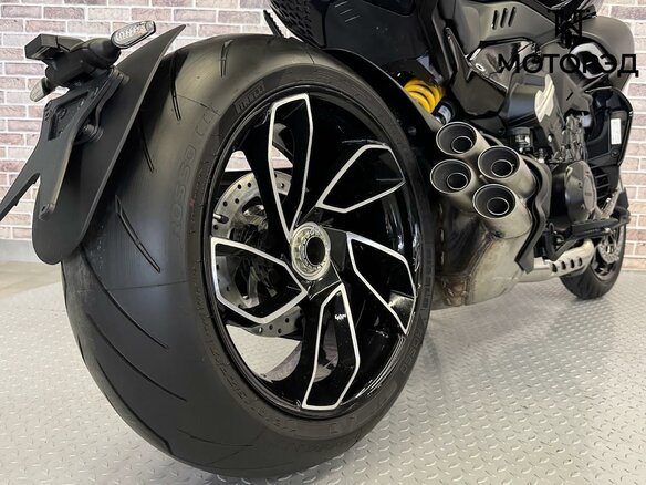 2023 Ducati Diavel V4, чёрный - вид 19
