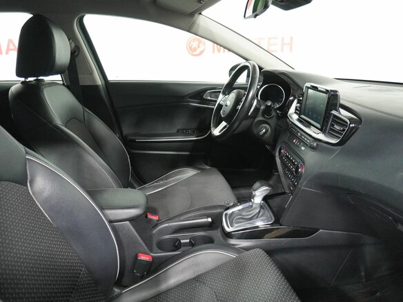 2018 Kia Ceed III, серебристый, 1582000 рублей - вид 11