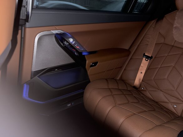 2023 BMW 7 серии 740d xDrive VII (G70), чёрный, 16250000 рублей - вид 26