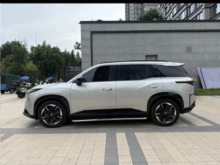 2026 Toyota bZ3X 58.3 kWh, серебристый, 2840000 рублей, вид 4