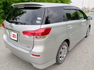 2010 Toyota Wish II, серебристый, 1310000 рублей, вид 2