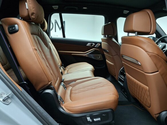 2026 BMW X7 40d I (G07) Рестайлинг, серый - вид 6