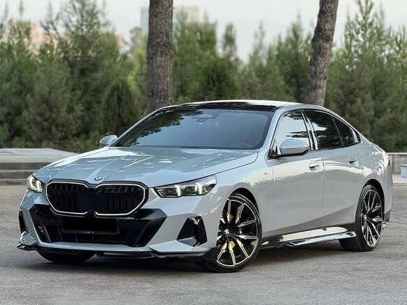 2024 BMW 5 серии 520i VIII (G60/G61/G68), серый
