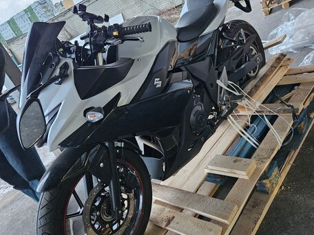 2017 Suzuki GSX-R 250, белый, 370000 рублей, вид 5