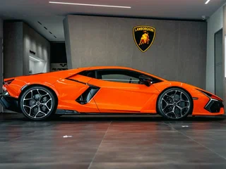 2026 Lamborghini Revuelto, оранжевый, 65700000 рублей, вид 3